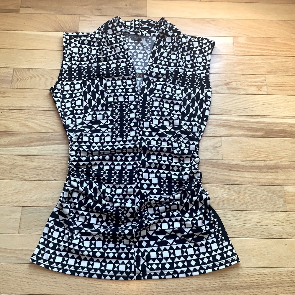 COPY - VINCE CAMUTO NWOT BLK & WHITE SUPER CUTE TOP 5% SPANDEX